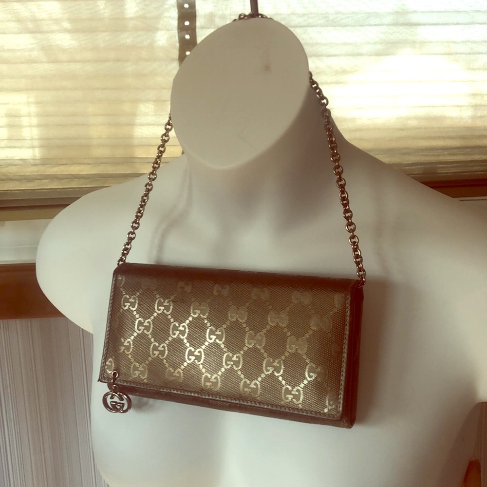 Authentic Gucci Monogram Wallet on chain